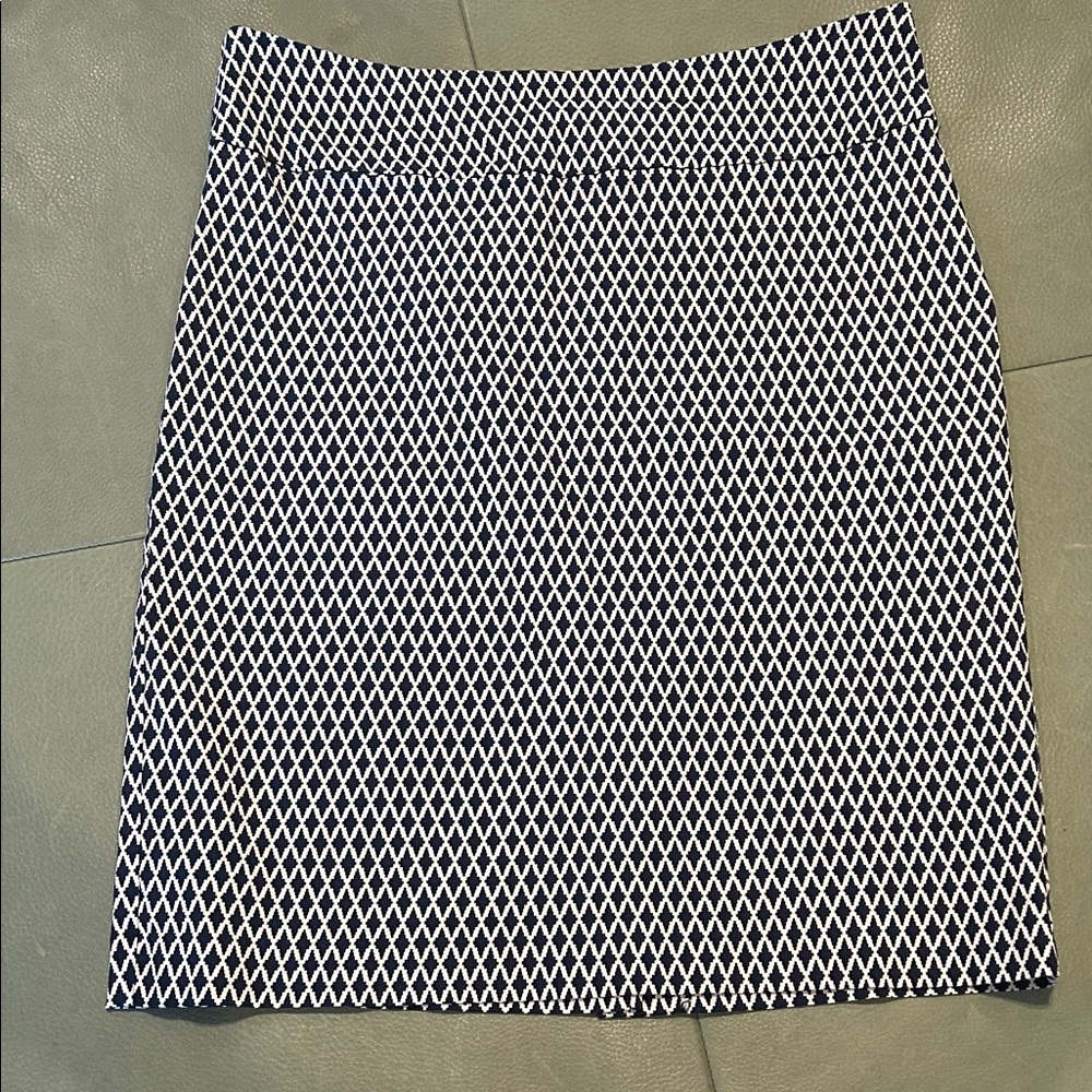 Margaret M Navy and White Diamond Pattern Pencil Skirt